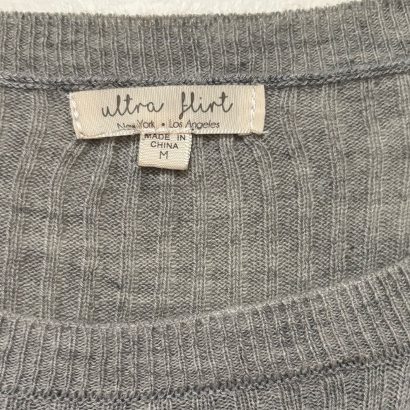 Ultra Flirt Gray sweater with Pearls size medium - Picture 3 of 6